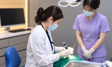 틀니를 오래 사용하면 생길 수 있는 문제점과 관리법 | 김은희 원장