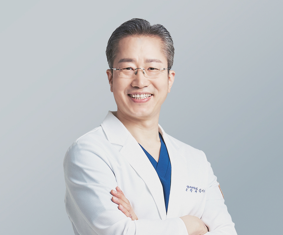 뉴욕치과병원 김시석 원장 사진