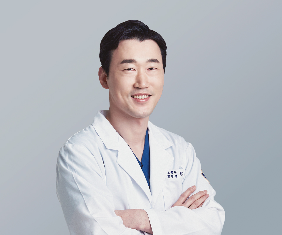 장유뉴욕치과병원 치과보철과 전문의 김성종 원장
