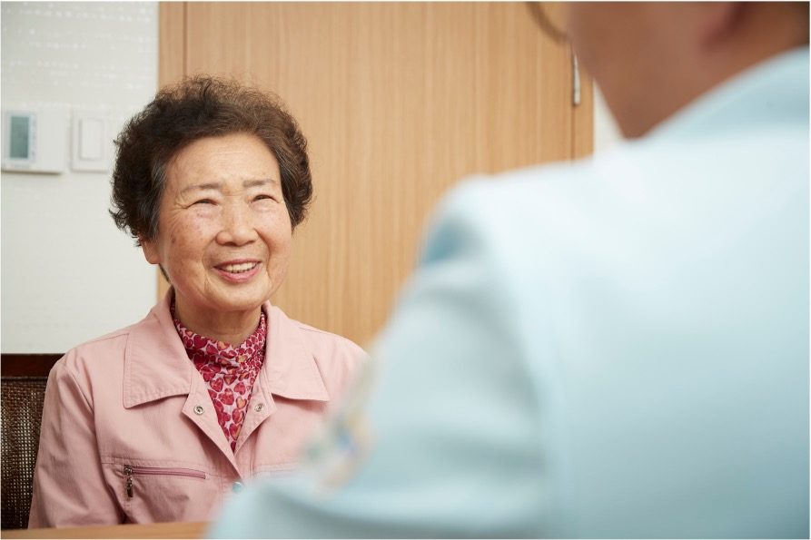 만 65세 이상 임플란트 건강보험 상담 — 뉴욕치과병원 김해